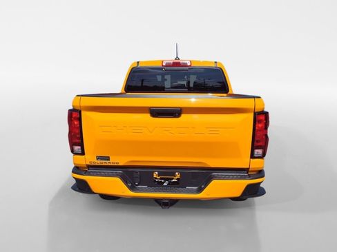 Used 2025 Chevrolet Colorado LT w/ LT Convenience Package image 4
