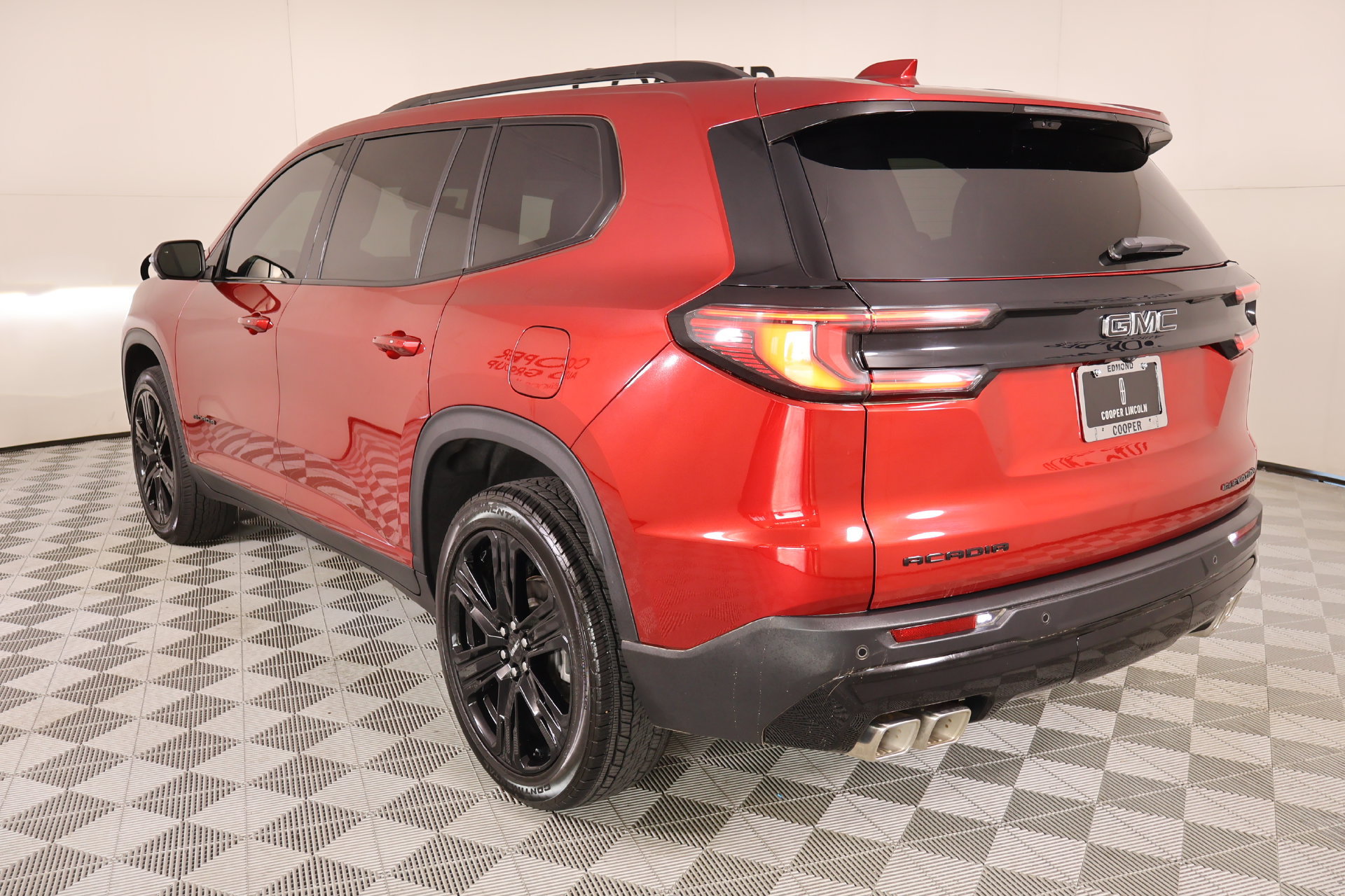 Used 2026 GMC Acadia Elevation w/ Black Edition FWD image 25