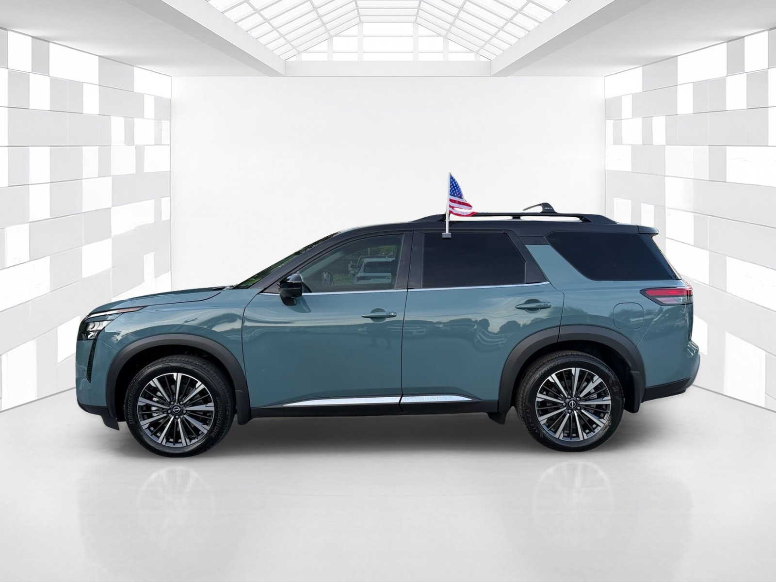 Certified 2026 Nissan Pathfinder Platinum FWD image 4