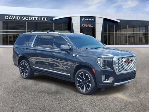 Used 2022 GMC Yukon XL Denali AWD/4WD image 1