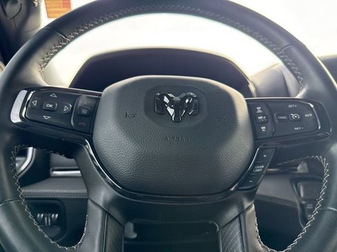 Used 2024 RAM 2500 Limited image 29