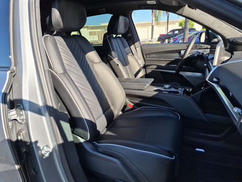 Used 2026 Cadillac Vistiq Platinum w/ LPO, Floor Liner Package AWD/4WD image 31