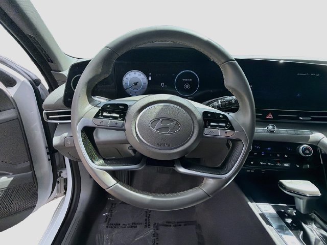Used 2024 Hyundai Elantra SEL w/ Convenience Package FWD image 11