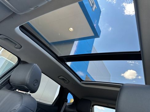 Used 2019 Chevrolet Blazer LT w/ Sun and Wheels Package AWD/4WD image 42