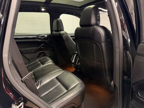 Used 2014 Porsche Cayenne Diesel AWD/4WD image 29