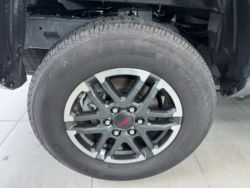 Used 2025 Toyota Tacoma TRD Sport AWD/4WD image 43