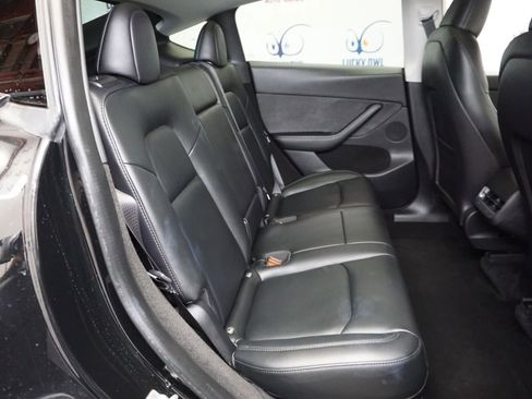 Used 2023 Tesla Model Y Long Range image 19