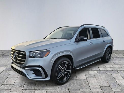 New 2026 Mercedes-Benz GLS 450 4MATIC image 3