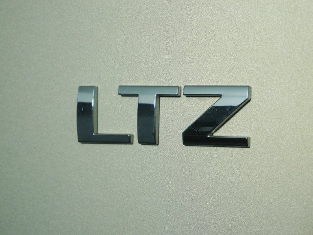 Used 2011 Chevrolet Suburban LTZ AWD/4WD image 11