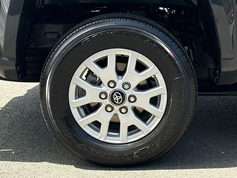 Used 2025 Toyota Tacoma SR5 image 7