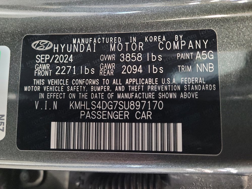 Used 2025 Hyundai Elantra SEL FWD image 33