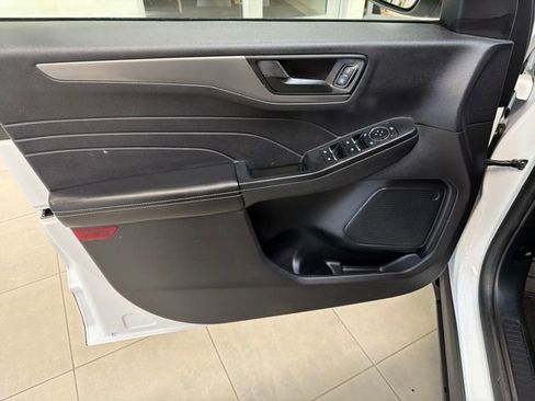 Used 2025 Ford Escape Active image 11