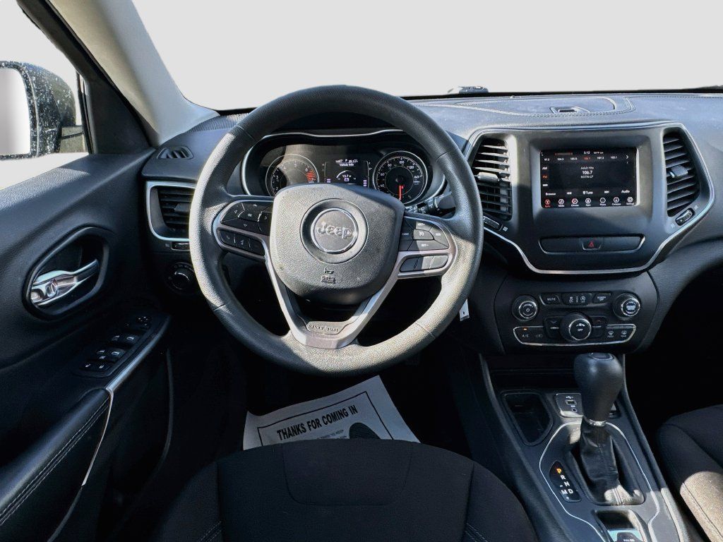 Used 2020 Jeep Cherokee Latitude FWD image 24