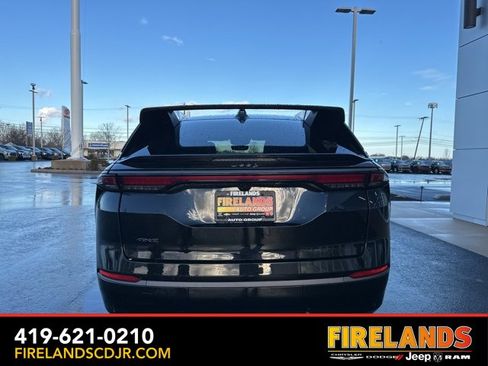 Used 2025 Jeep Wagoneer S Limited image 12