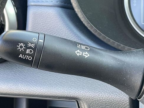 Used 2025 Nissan Versa SV w/ Trunk Package image 22