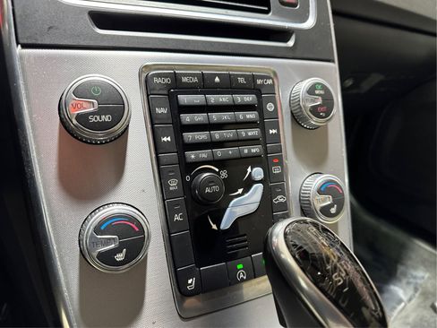 Used 2017 Volvo S60 T5 Dynamic image 21