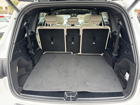 New 2025 Mercedes-Benz GLB 250 image 6