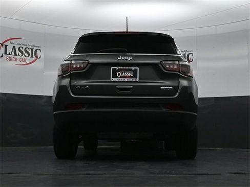 Used 2020 Jeep Compass Latitude w/ Cold Weather Group image 31