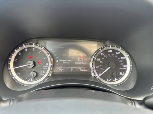 Used 2023 Toyota Highlander XLE AWD/4WD image 28