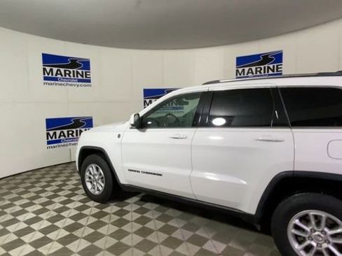 Used 2019 Jeep Grand Cherokee Laredo AWD/4WD image 8