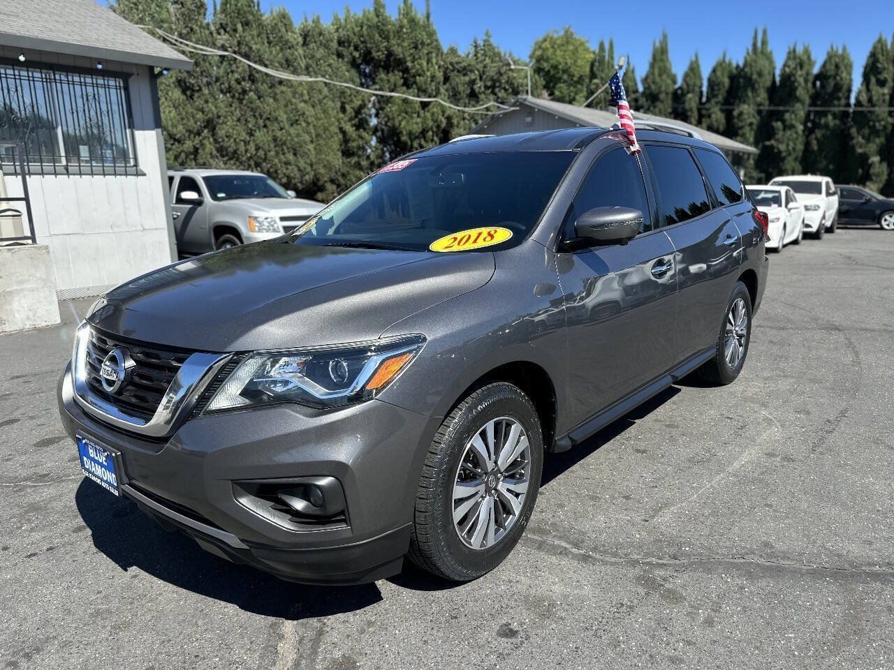 Used 2018 Nissan Pathfinder SL FWD image 3
