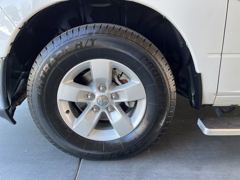 Used 2017 RAM 1500 Classic SLT image 30