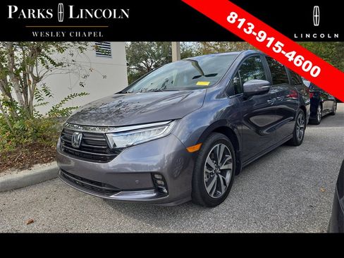 Used 2024 Honda Odyssey Touring image 3