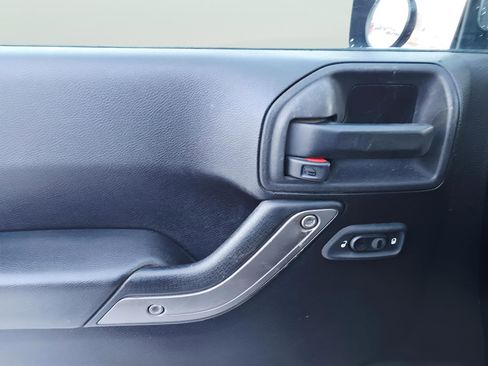 Used 2015 Jeep Wrangler Unlimited Sport w/ Quick Order Package 24S image 18