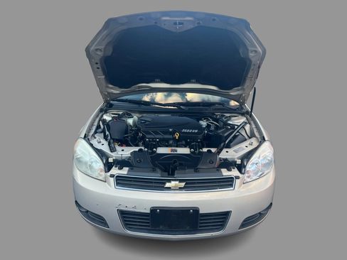 Used 2011 Chevrolet Impala LT FWD image 13