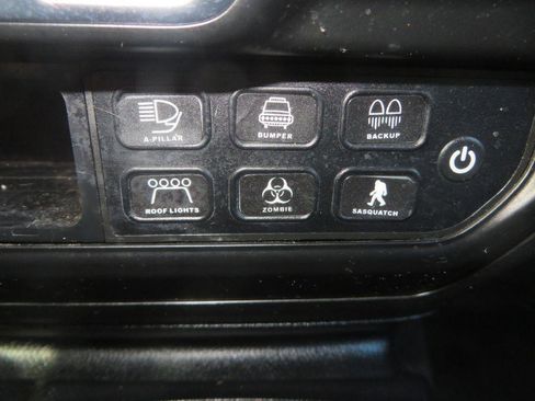 Used 2020 Jeep Gladiator Overland AWD/4WD image 20