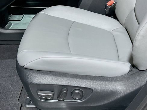 New 2026 Toyota Sienna XLE image 18