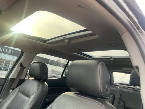 Used 2018 GMC Acadia SLT image 11