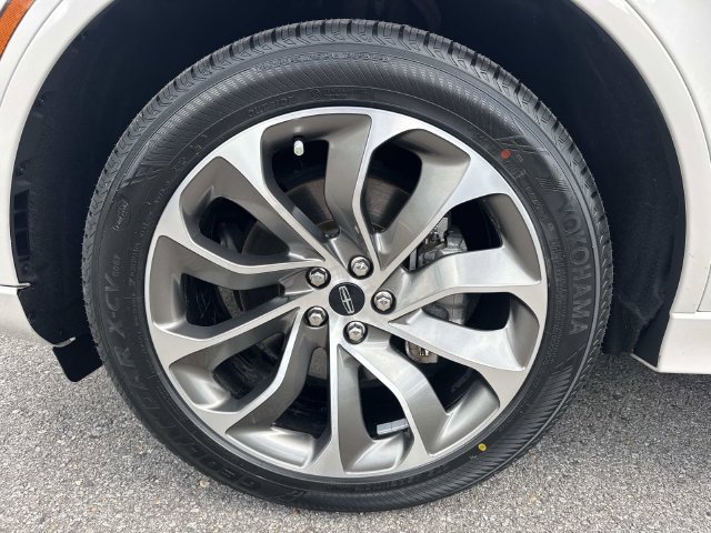 Used 2020 Lincoln Aviator Grand Touring w/ Equipment Group 302A AWD/4WD image 9