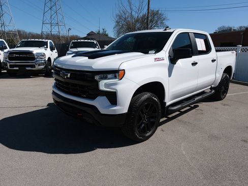 Used 2025 Chevrolet Silverado 1500 LT Trail Boss w/ Convenience Package II image 11