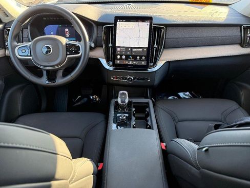 Certified 2025 Volvo XC90 B6 Plus image 13