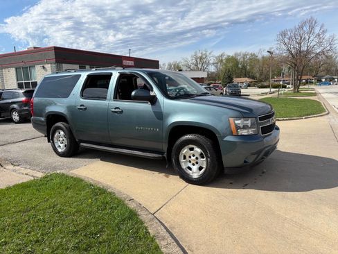 Used 2009 Chevrolet Suburban LT w/ Convenience Package 1 image 17