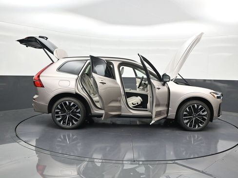 New 2026 Volvo XC60 T8 Ultra w/ Protection Package Premier AWD/4WD image 30