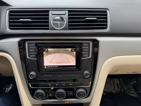 Used 2017 Volkswagen Passat 1.8T S image 31