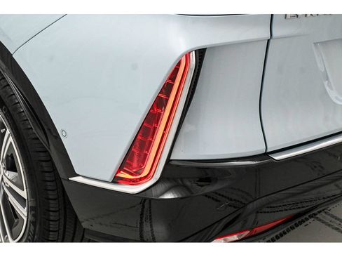 Certified 2024 Cadillac Lyriq Luxury AWD/4WD image 27