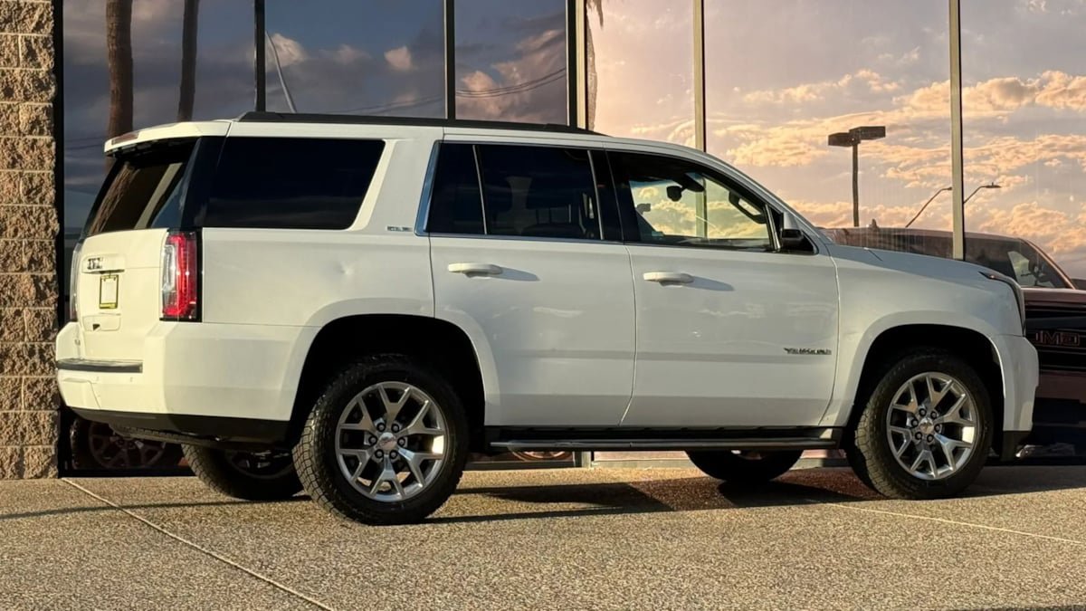 Used 2016 GMC Yukon SLE w/ Convenience Package AWD/4WD image 13