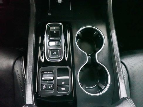 Used 2025 Honda Pilot Elite image 23
