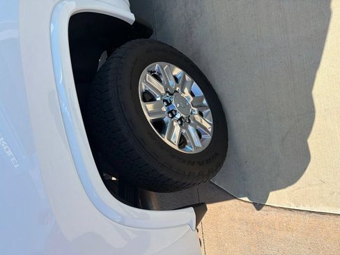 Used 2024 Chevrolet Silverado 2500 High Country w/ High Country Premium Package AWD/4WD image 13