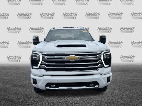 Used 2024 Chevrolet Silverado 2500 High Country w/ Technology Package AWD/4WD image 3