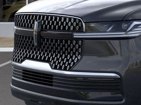 New 2025 Lincoln Navigator L Reserve image 17