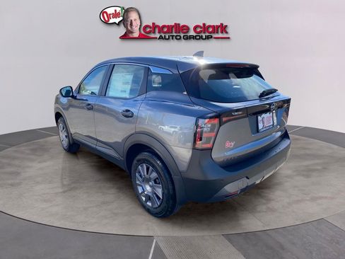 Used 2025 Nissan Kicks S image 4