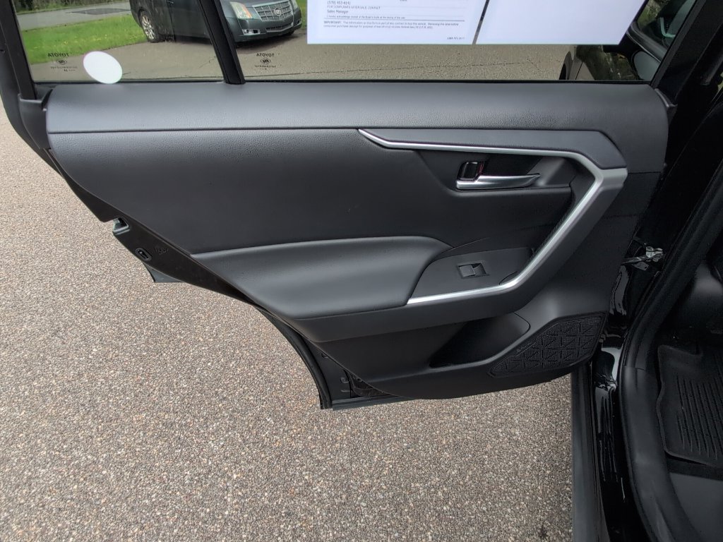 Used 2025 Toyota RAV4 XLE w/ Convenience Package AWD/4WD image 14