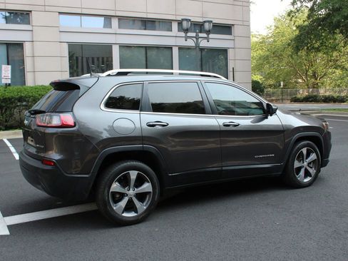 Used 2020 Jeep Cherokee Limited image 7