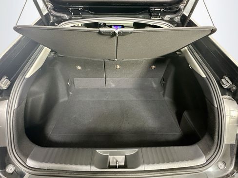 Used 2025 Toyota Prius LE FWD image 28