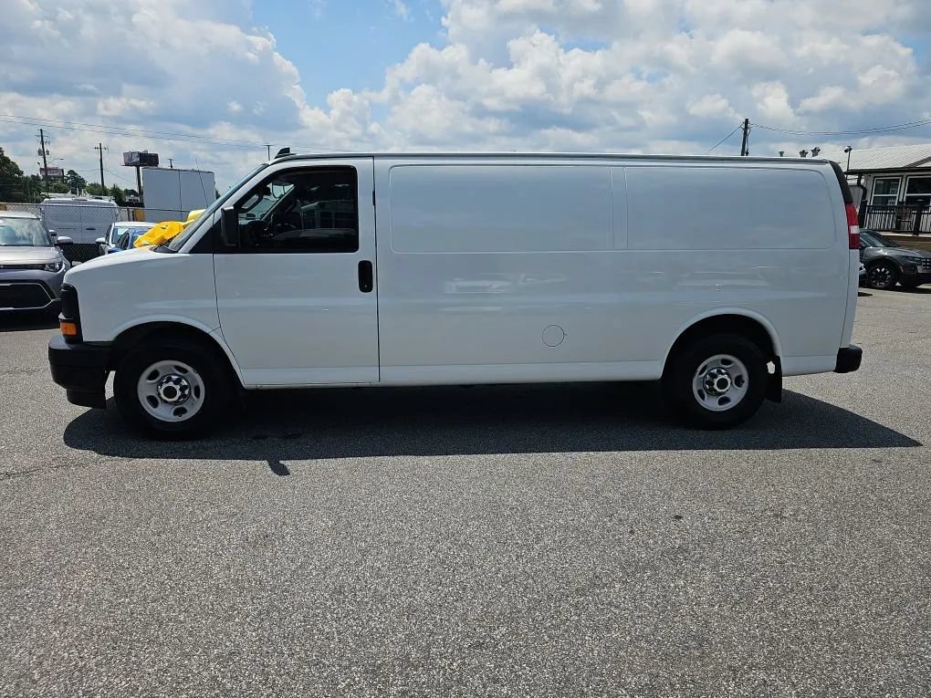 Used 2017 Chevrolet Express 3500 Extended RWD image 10