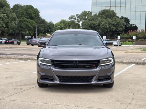 Used 2023 Dodge Charger SXT RWD image 2